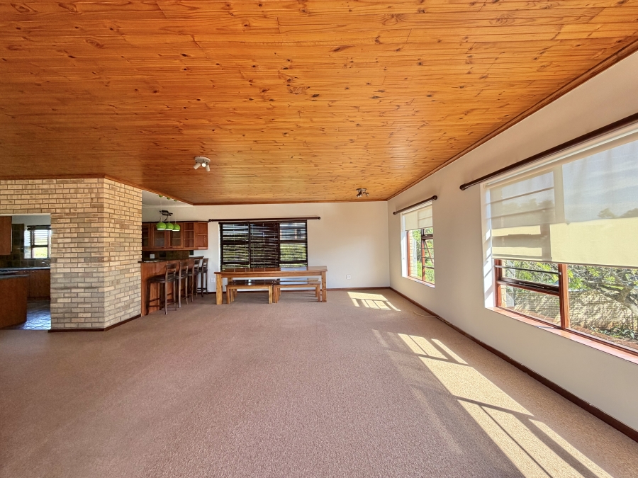 4 Bedroom Property for Sale in Noorsekloof Eastern Cape